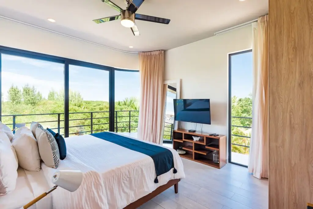 01ed4f0a 7663 42 f3fGT.jpg