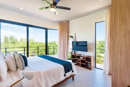 01ed4f0a 7663 42 f3fGT.jpg