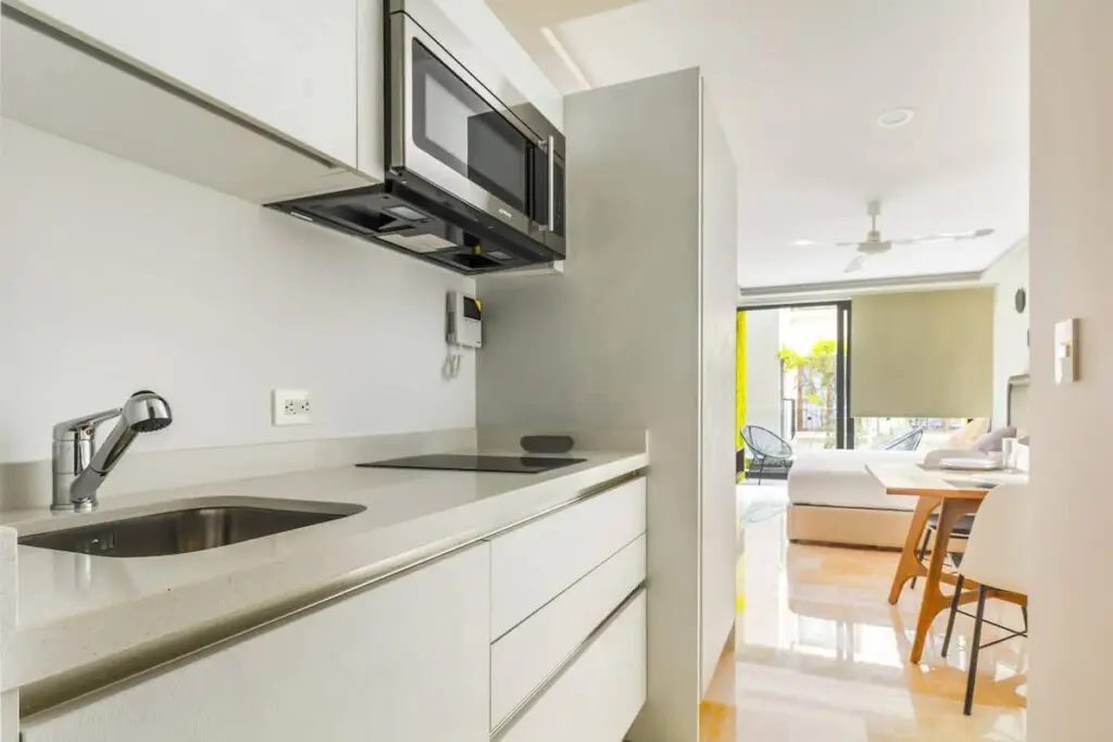 1d701b53 7895 44 L bXB.jpg