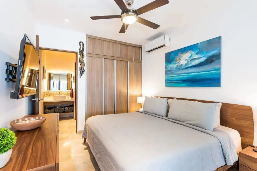 8b1d56d3 7822 4f XXO T.jpg