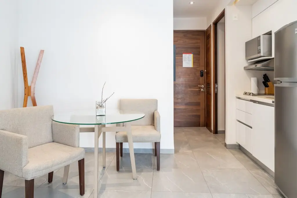 c385eb30 dc01 42 xAPhU.jpg