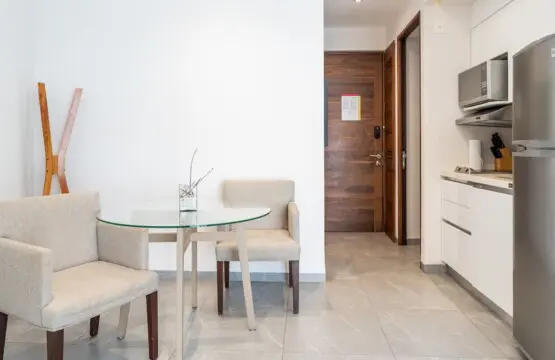 c385eb30 dc01 42 xAPhU.jpg