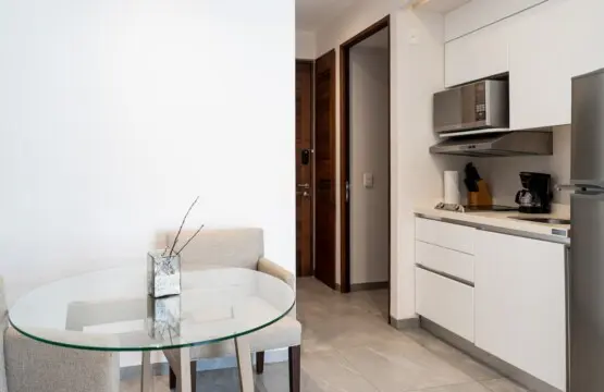 cef5267b 5107 4b rJfYe.jpg