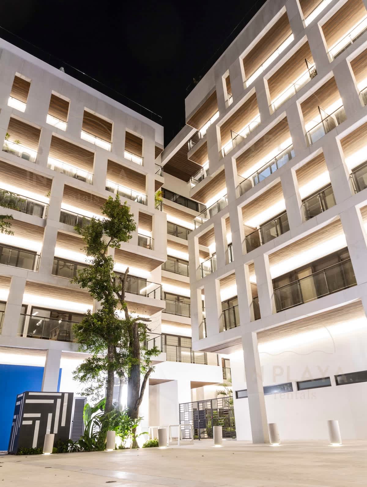 639a8981 c9e2 48 23Hvn.jpg